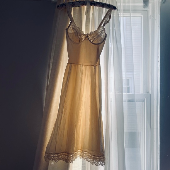 Olga Other - Olga Vintage 1970’s Secret Hug Bra Nightie